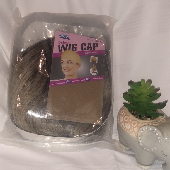 Platinum blonde wig with shadow roots, - Picture 4 of 4